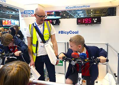 Cool-Science-stand-3