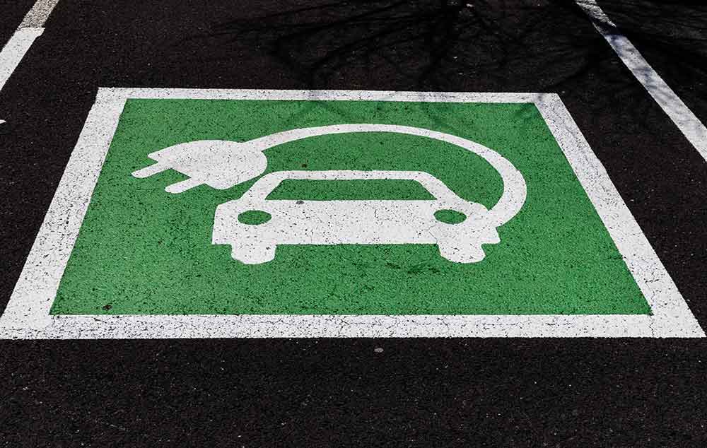 Green group calls for end to subsidies for EVs using R1324yf