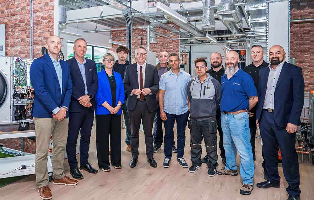Energy minister visits Daikin training facility